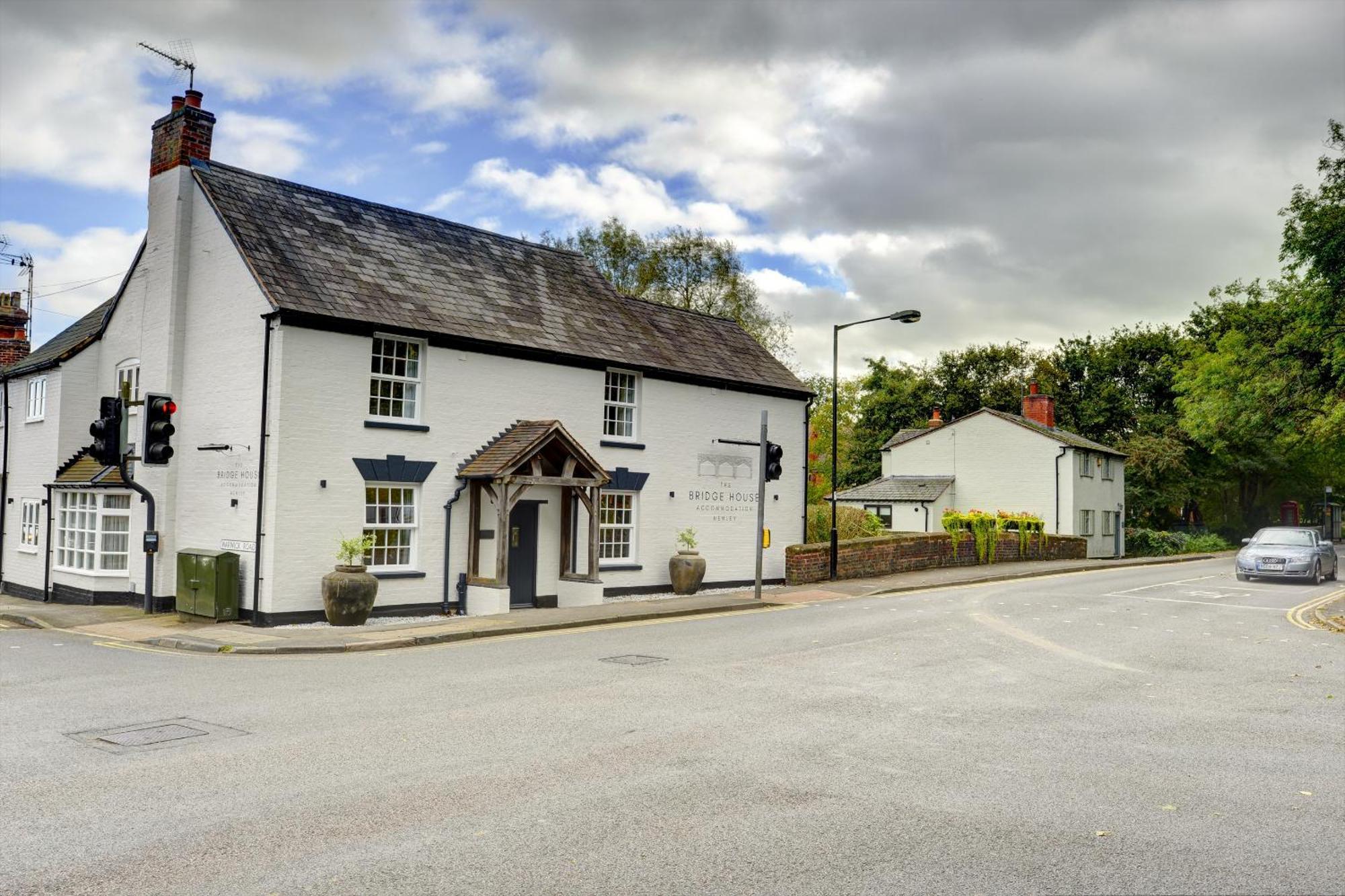 Hotel The Bridge House Henley Exterior foto